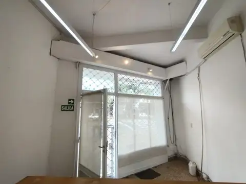 Avenida Álvarez Thomas 2200, Piso 0