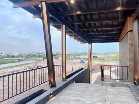 Venta lote Funes Lakes canal central y otros