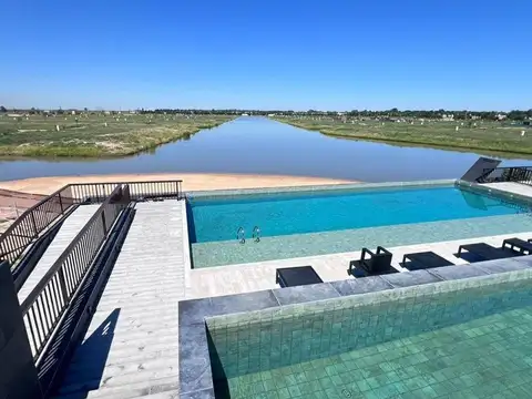 Venta lote Funes Lakes canal central y otros