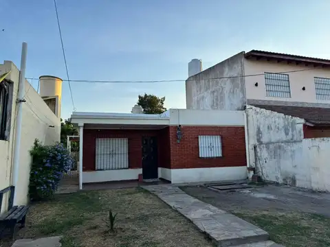 CASA 2 DORMITORIOS - ALQUILER - MERLO