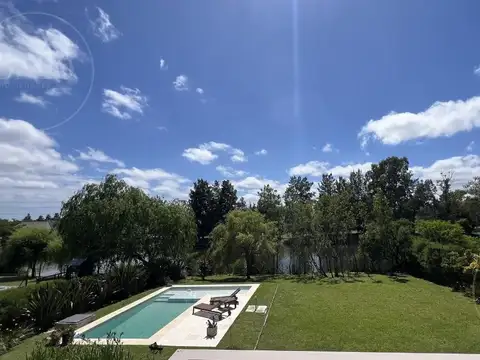 Casa en Venta al Lago Barrio El Encuentro Tigre