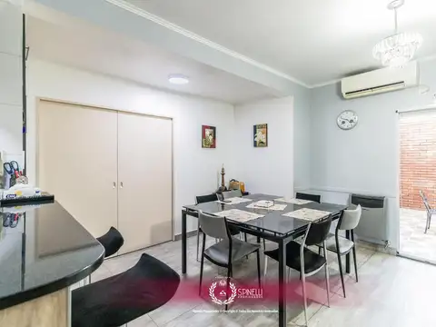 Venta casa Balvanera 5 ambientes patio terraza 299M² total terreno USAM de 166M² con 937M² vendibles