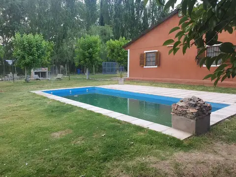 Alquiler casa con pileta en Las Compuertas