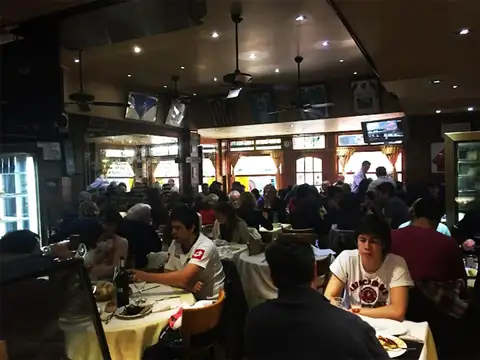 Excelente Restaurante Histórico gastronómico A metros de Plaza Miserere