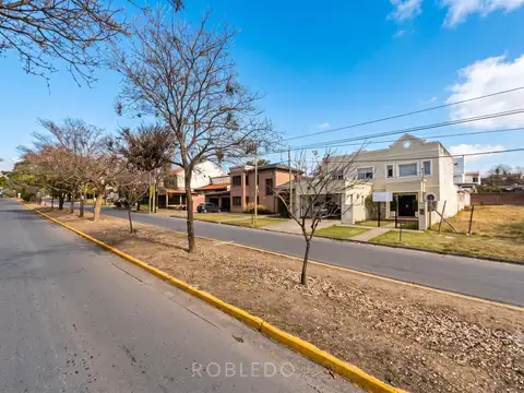 Terreno en Venta en Barrio Grand Bourg, USD 133.000