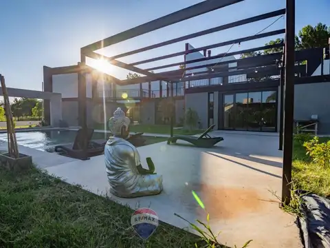 Casa en Alquiler en Villa Allende, USD 3.500