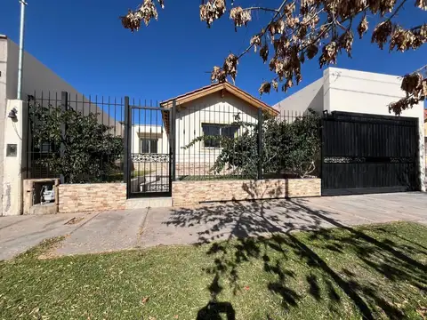 CASA EN VENTA DE 4 HAB B° AGUA Y ENERGIA PLAN 18