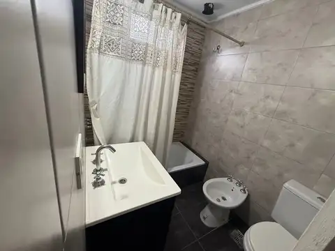 Departamento en Alquiler en Lanús Este, $ 600.000