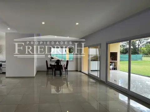 Casa en Venta en El Nacional Club De Campo, USD 195.500