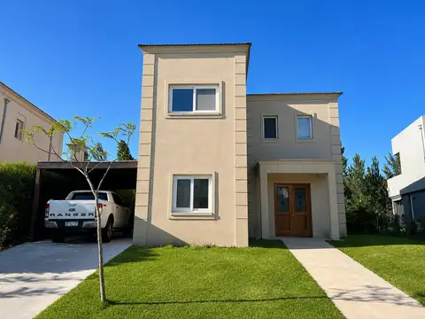Venta Casa 5 amb. 550 M2 c/Piscina barrio Los Castaños Nordelta Tigre