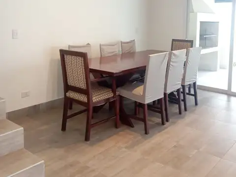 Casa en Alquiler de 3 dormitorios