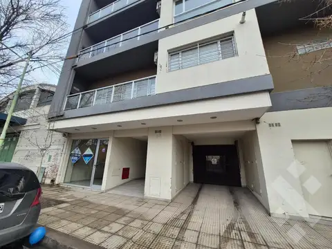Venta local comercial con cochera Zona Centro de Cipolletti