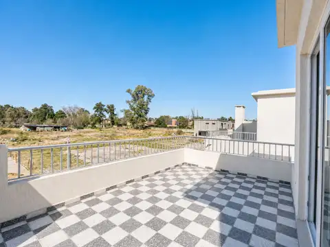 Casa 3 amb jardín, parrilla, cochera. Financiación