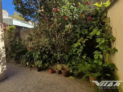 Depto Tipo Casa 4 ambientes con 2 baños