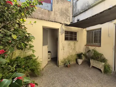 Depto Tipo Casa en Venta 50 años