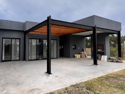 Barrio Cerrado - Villalobos, Pueblos del Plata - Hudson - Casa 4 Amb.