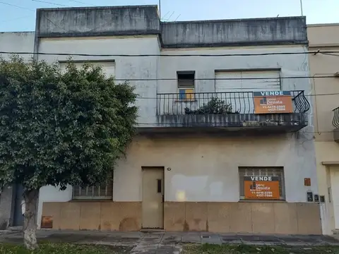 Casa en PH. 3 Ambientes P. Baja Gran fondo Haedo Norte
