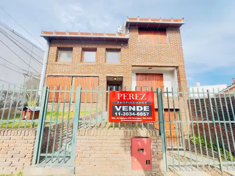 Casa en venta tipo chalet con pileta en muy buena ubicación