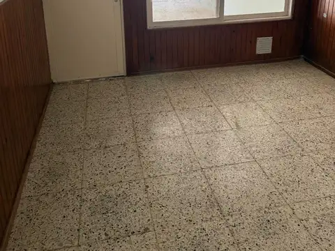 Casa en Alquiler con 1 cochera
