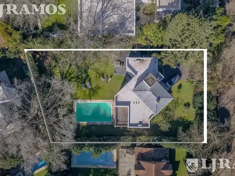 Casa 6 ambientes con 43 baños