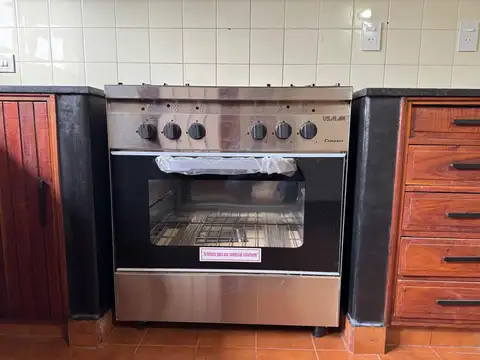 Casa 7 ambientes con 2 baños