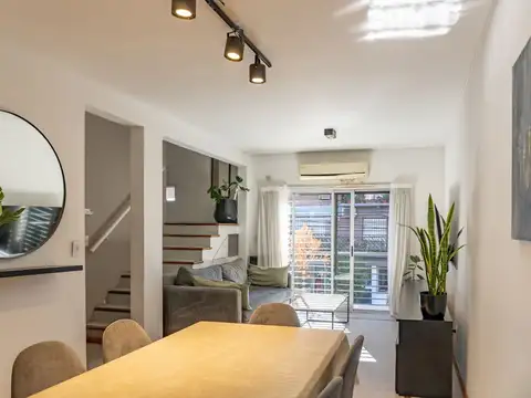 TRÍPLEX 3 AMBIENTES CON TERRAZA Y COCHERA FIJA