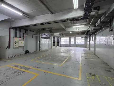 En venta Galpón con oficinas, 1600m2, Zona Industrial - Villa Martelli