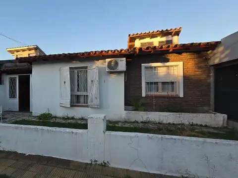 Chalet venta 4 ambientes Ituzaingó Apto Credito bancario