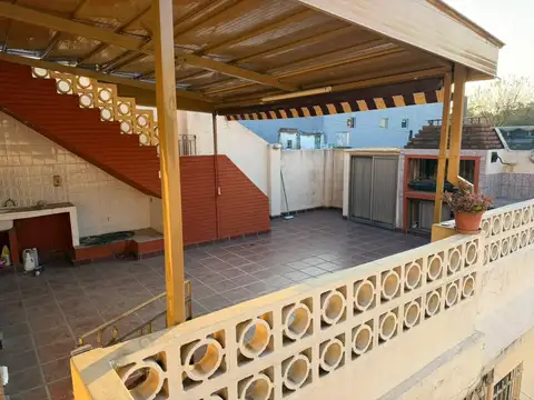 SOLIDO PH CON BALCON ATERRAZADO A NIVEL Y GRAN TERARZA PROPIA 4 AMB AL FRENTEPH en Villa Martelli