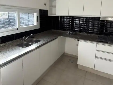 Casa 7 ambientes con 3 baños
