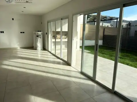 Casa en Venta en El Challao, USD 280.000