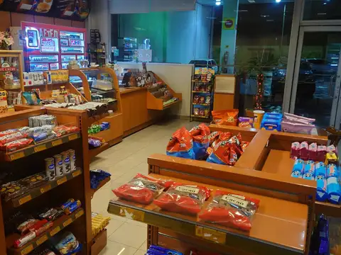 Estacion de Servicio Venta de combustibles liquidos, GNC, lubricantes y MInimercaso.