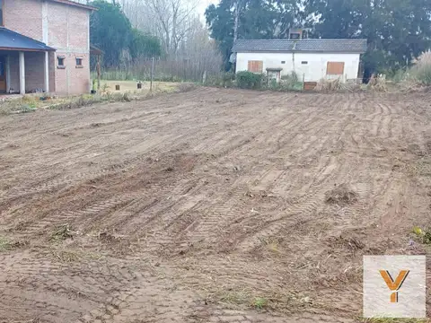 Los Arrayanes e/ Las Madreselvas y Los Malvones