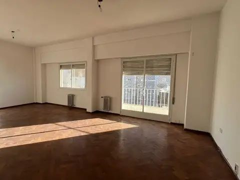 Departamento en Alquiler de 4 dormitorios
