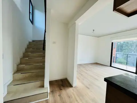 Departamento en Alquiler con 1 cocheras