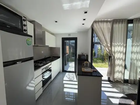 Depto Tipo Casa 4 ambientes con 4 baños