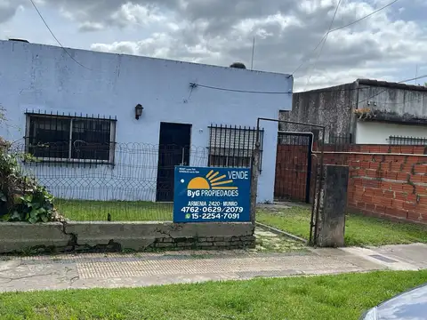 LOTE DE 8.66 X 30 CON VIVIENDA A REFACCIONAR/DEMOLER+ JARDÍN 8.66 X 9