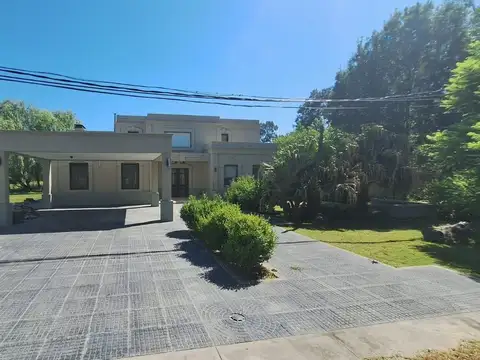 VENTA CASA BARRIO C.U.B.E. 4 DORM QUINCHO PILETA