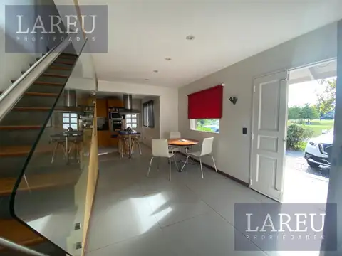 Casa en Venta con renta - Club De Campo Pueyrredon (Pilar)