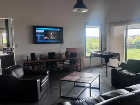 CHALET 3 DORMITORIOS 2 BAÑOS PILETA NATACION IMPECABLE