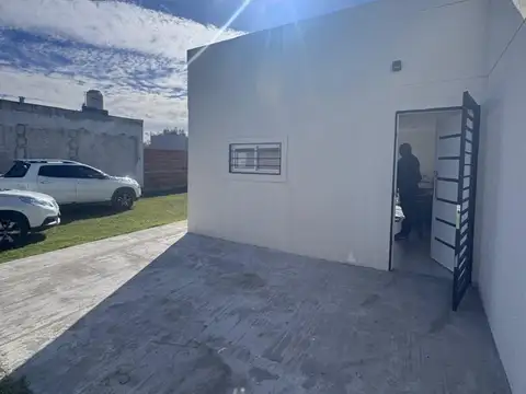 Casa 3 ambientes con 1 baño