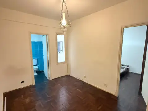 2 AMB, 30 MTS TOT, INTERNO, COCINA INDPTE., BAÑO COMPLETO, EXCELENTE UBICACIÓN, A MTS DE AV. CÓRDOBA Y SANTA FE