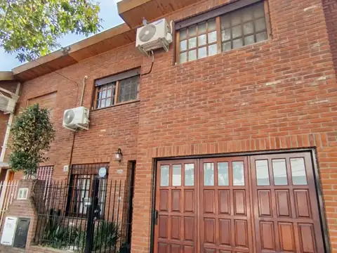Depto Tipo Casa en Venta de 5 ambientes