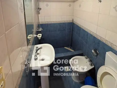 Casa en Alquiler con 3 cocheras