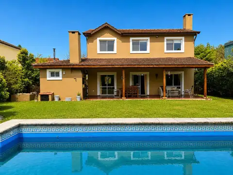 Casa en Venta con 1 cochera