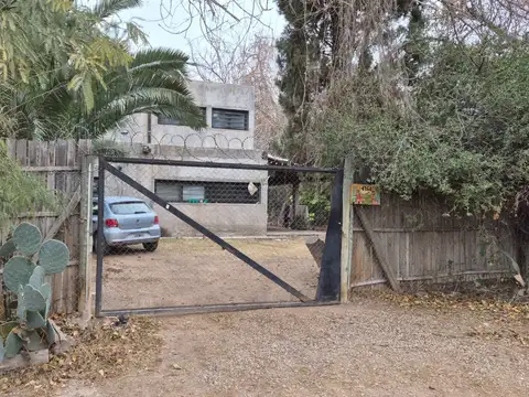 CASA CON AMPLIO TERRENO Y PILETA EN BERMEJO