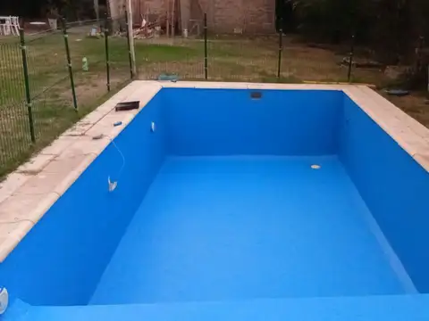 CASA CON AMPLIO TERRENO Y PILETA EN BERMEJO