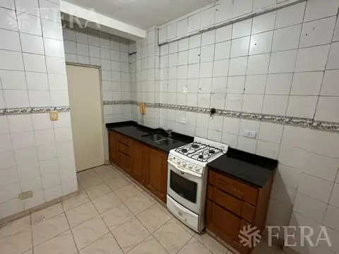 Alquiler semipiso de 3 ambientes con balcón en Retiro
