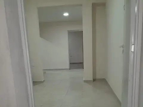 Depto Tipo Casa 2 ambientes con 1 baño