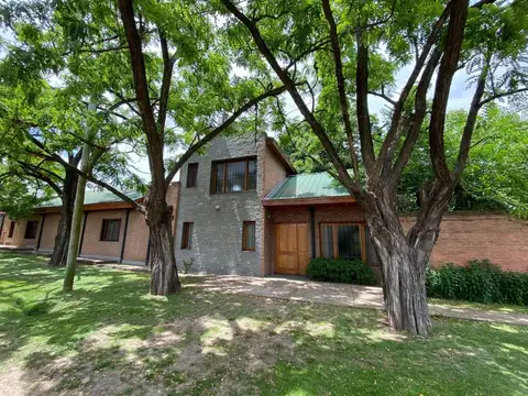 Casa en Venta con 5 cocheras